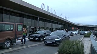 França anuncia ecotaxa para bilhetes de avião