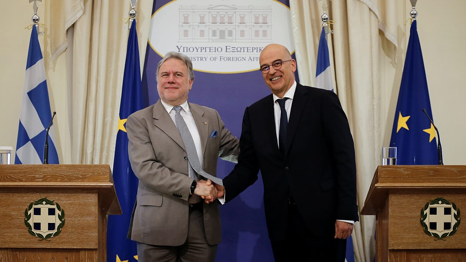 Δένδιας στο ΥΠΕΞ: Επιδίωξη η συναίνεση 