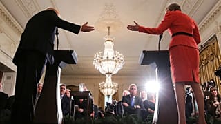 Trump İngiltere'ye tepkisini güncelledi: "Bize kakaladıkları kaçık büyükelçiye bayılmıyoruz"