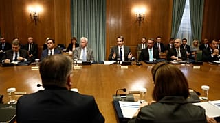 Ο πρωθυπουργός Κυριάκος Μητσοτάκης μιλάει στο πρώτο υπουργικό συμβούλιο στη Βουλή