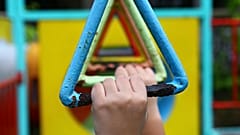 I vicini si lamentano per il rumore, scuola elementare olandese chiude il parco giochi