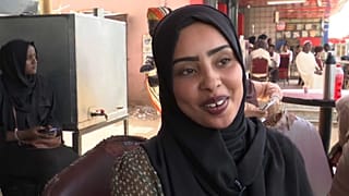 أمنية خالد عبّرت عن سعاتها قائلة: كنا معزولين عن العالم من دون إنترنت