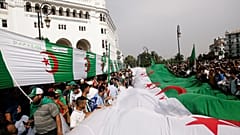  احتجاز وزير الصناعة الجزائري السابق في قضايا تتعلق بالفساد