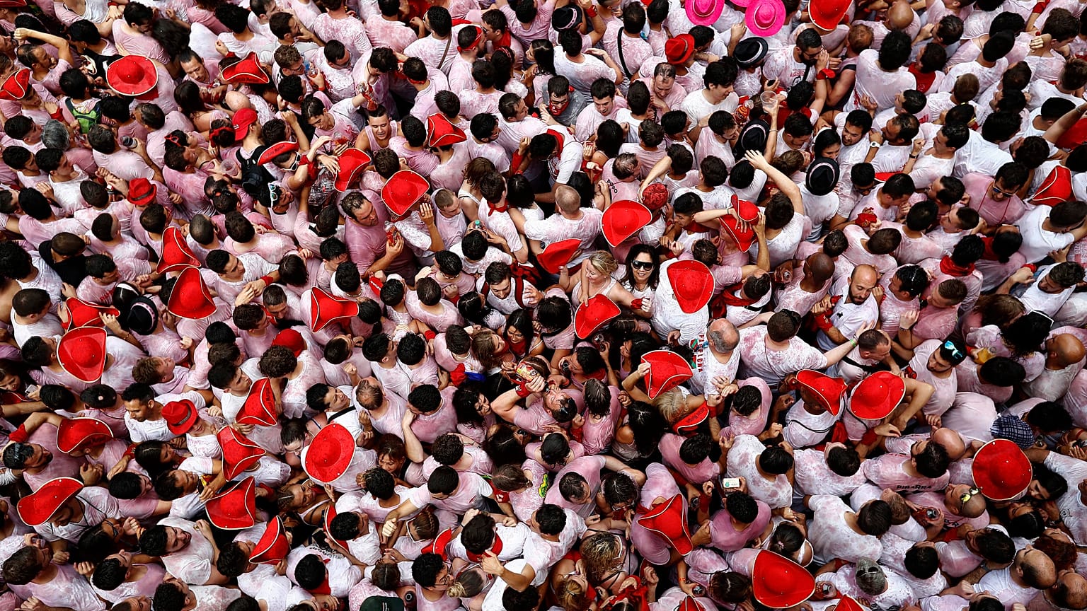 A San Fermín fesztivál látogatói - KÉPÜNK CSUPÁN ILLUSZTRÁCIÓ