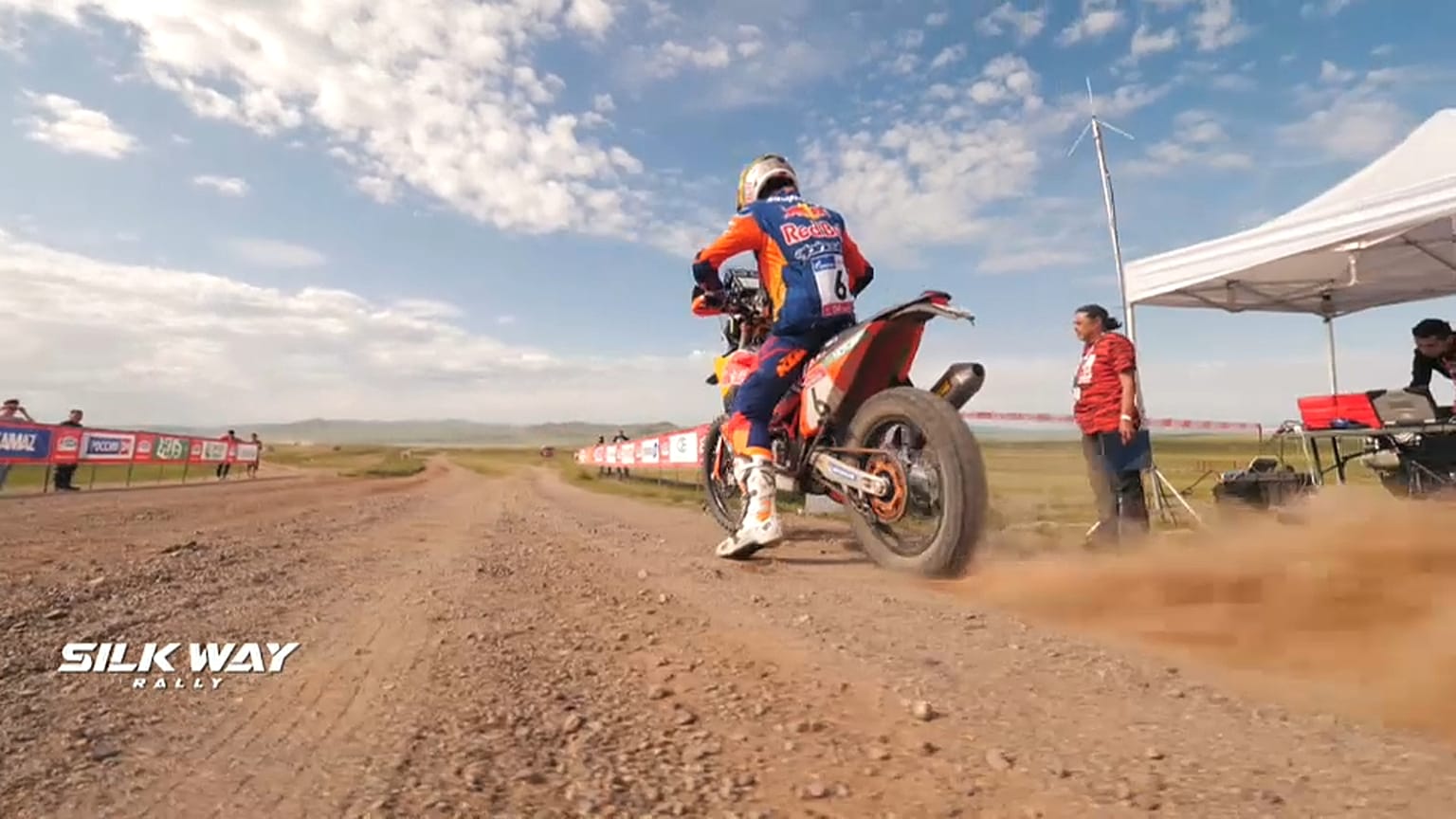 Joan Barreda pierde 3 horas por una caída en el Silk Way Rally