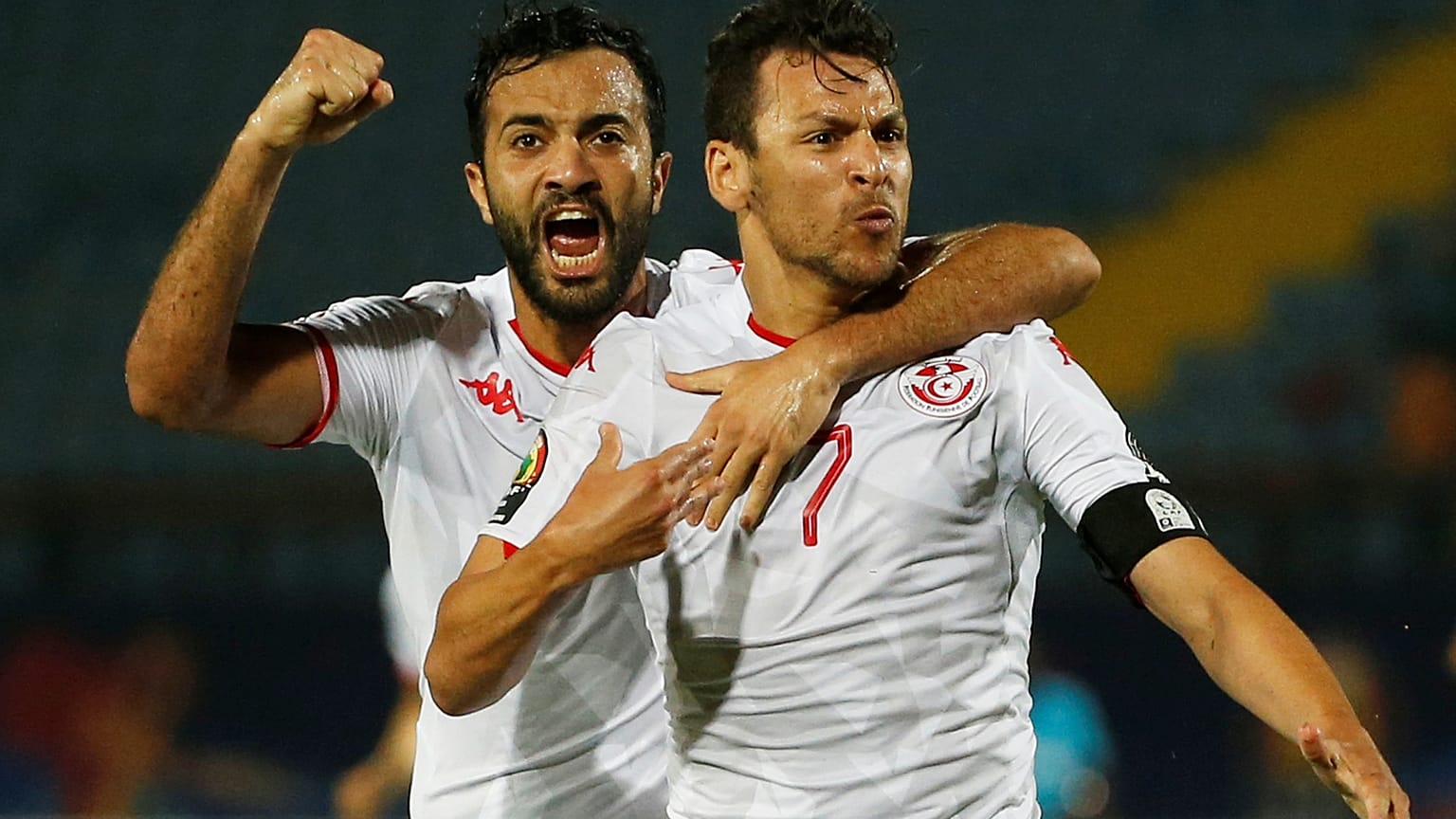 Youssef Msakni e Taha Yassine Khenissi. La Tunisia è in semifinale. 