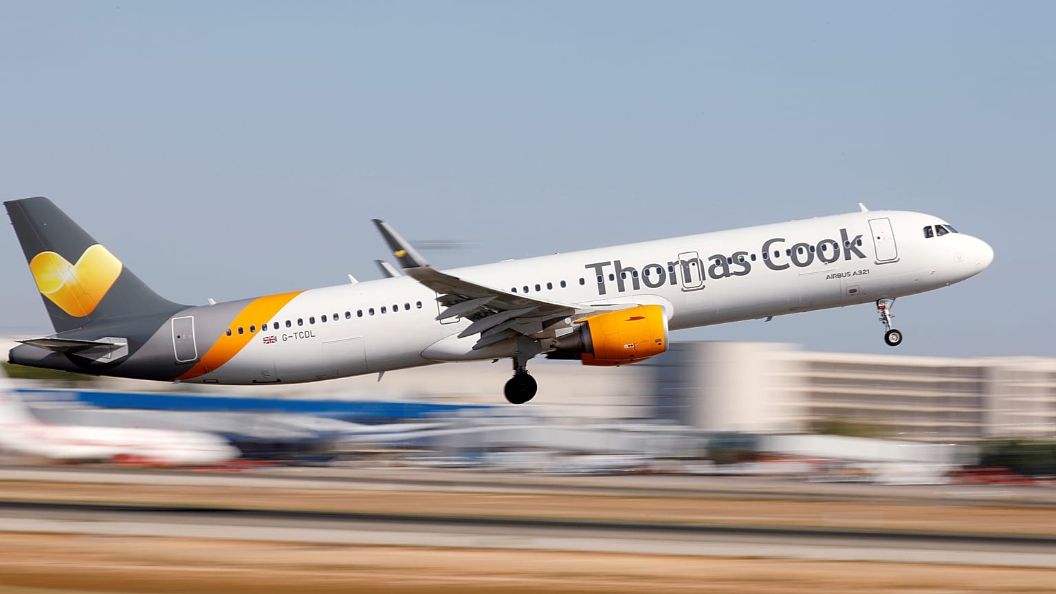 Un aereo della compagnia Thomas Cook. 