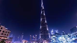 دبي توفر لزوارها من غير المسلمين رخصة مجانية لشراء الكحول لمدة 30 يوماً