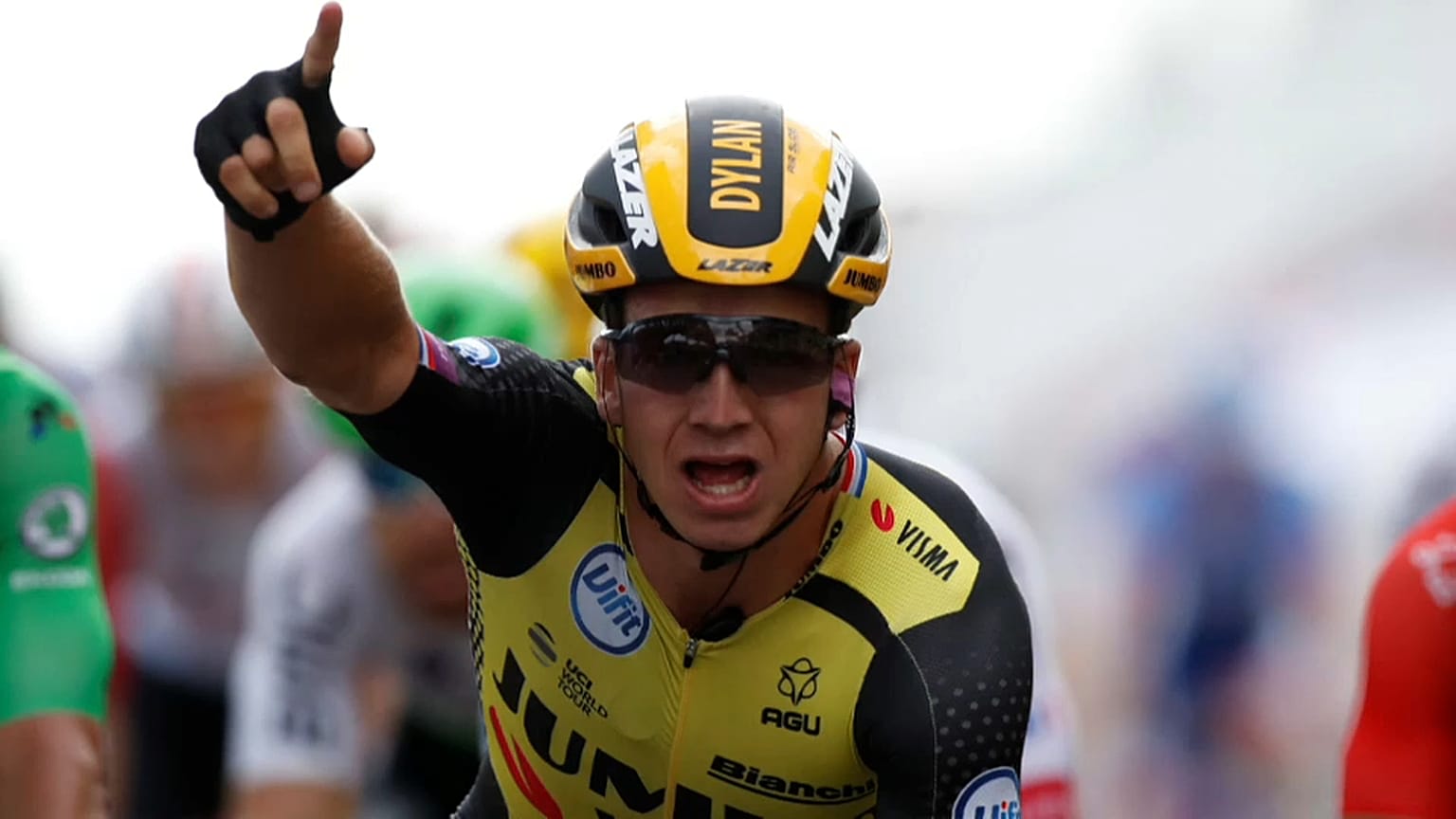 La explosividad de Dylan Groenewegem se impone en el Tour de Francia