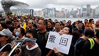 Ezúttal a kínai kereskedők ellen tüntettek Hongkongban