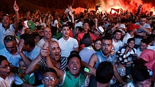 Cezayir, Kahire'deki final maçına askeri uçaklarla taraftar taşıyacak