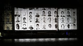 15 Temmuz şehit ve gazileri anısına Haydarpaşa Gar binasında düzenlenen mapping gösterisinden.