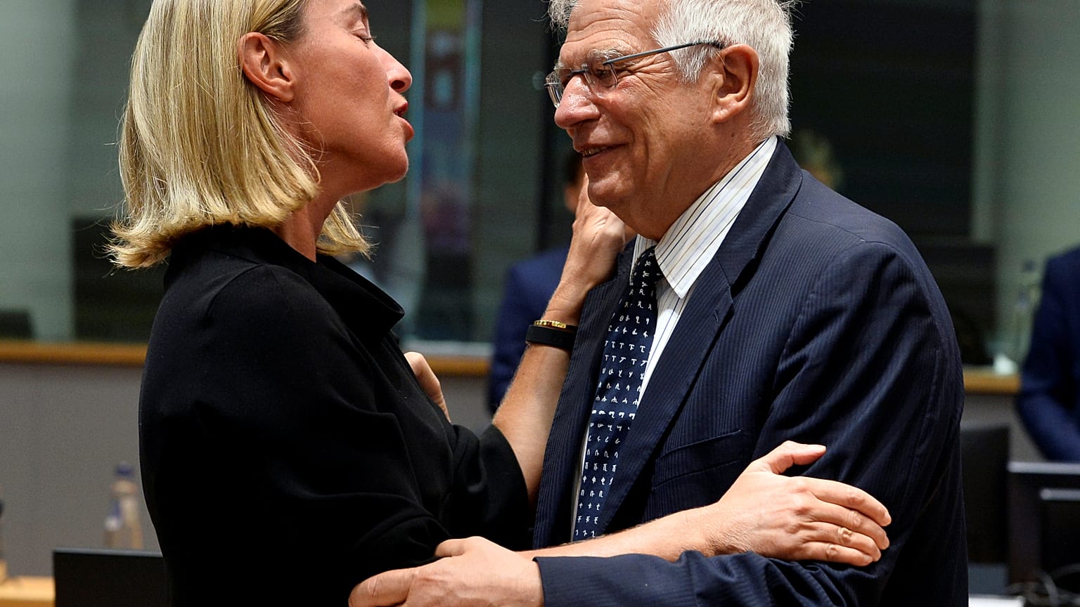 Iran, Bruxelles prende tempo: "Accordo sul nucleare in cattiva salute ma ancora vivo"