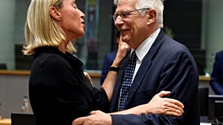 Iran, Bruxelles prende tempo: "Accordo sul nucleare in cattiva salute ma ancora vivo"