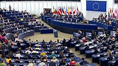 Ursula von der Leyen presenta a la Eurocámara su programa como presidenta de la Comisión