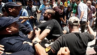 مصادر حكومية جزائرية تعلن إيقاف رئيس الديوان المهني للحبوب عن العمل