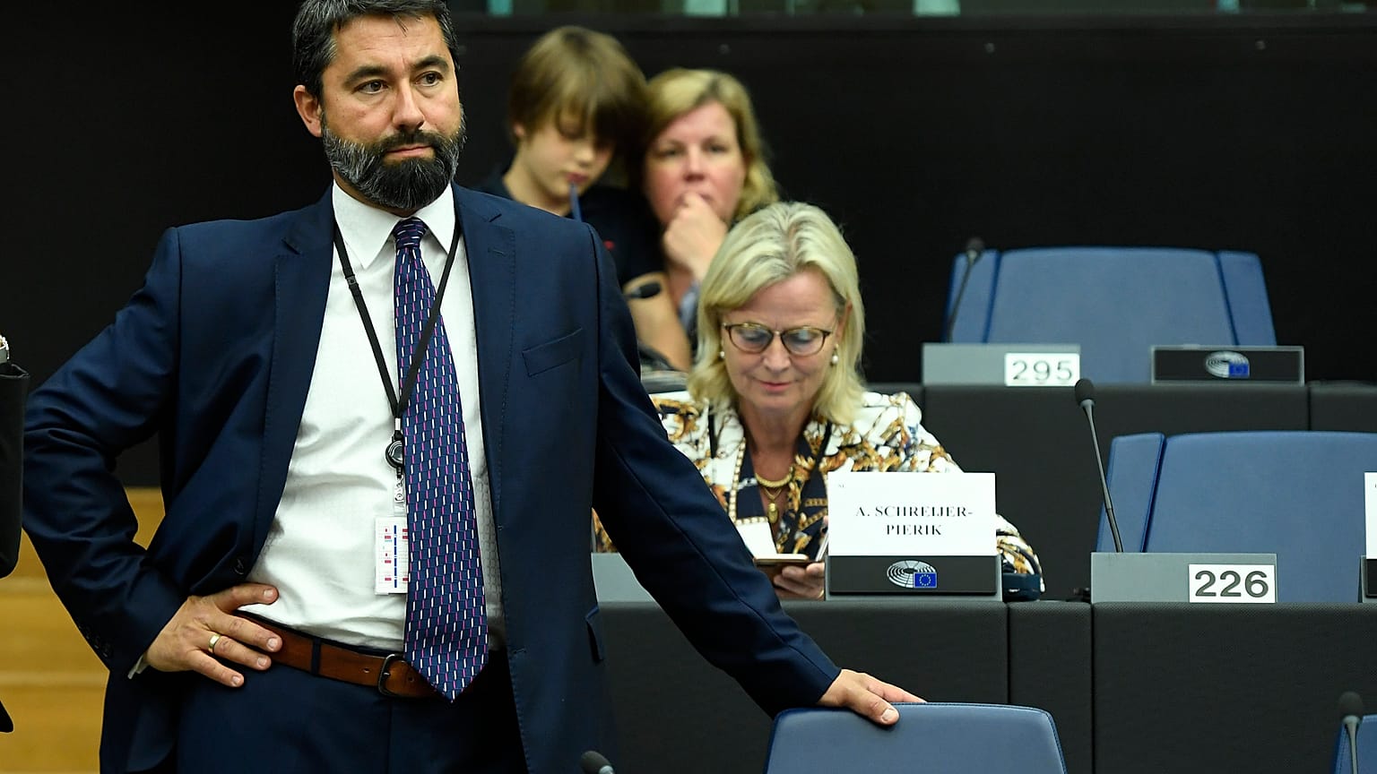 Több száz civil szervezet kéri a fideszes alelnökjelölt visszahívását az EPP-től