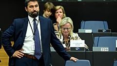 Több száz civil szervezet kéri a fideszes alelnökjelölt visszahívását az EPP-től