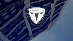 Tesla bazı modellerinde üretimi bırakıp fiyat indirimine gidiyor