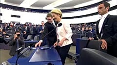 Politische Versprechen: Von der Leyen kämpft um Mehrheit in Straßburg