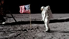 "Buzz" Aldrin, la bandiera a stelle e strisce e la Luna... (20.7.1969). 