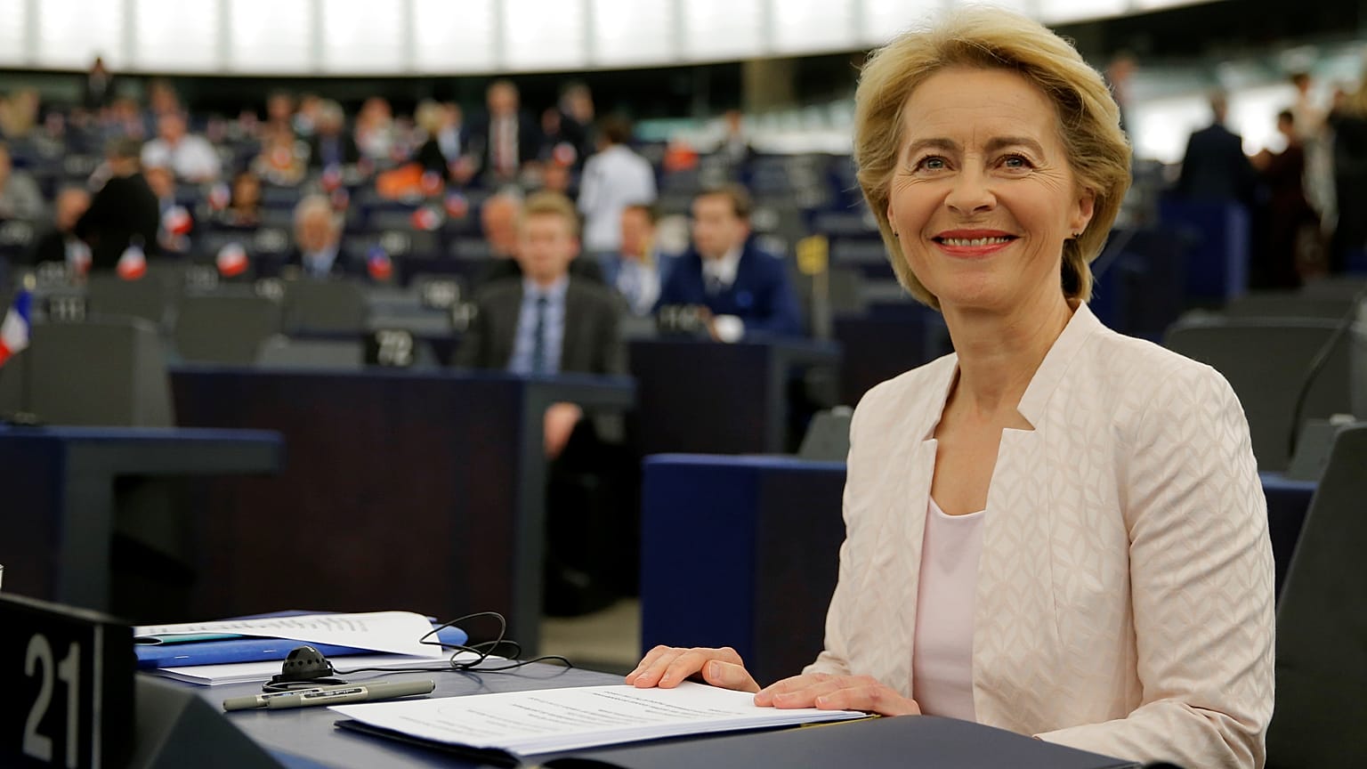 Megszavazták az EP-képviselők Ursula Von der Leyent a Bizottság elnökének