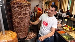 Fransız Hükümet Sözcüsü Ndiaye: Istakoz değil daha çok döner kebap yiyoruz