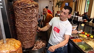 Fransız Hükümet Sözcüsü Ndiaye: Istakoz değil daha çok döner kebap yiyoruz