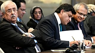 دیوان بین‌المللی دادگستری از پاکستان خواست حکم اعدام افسر هندی را بازنگری کند