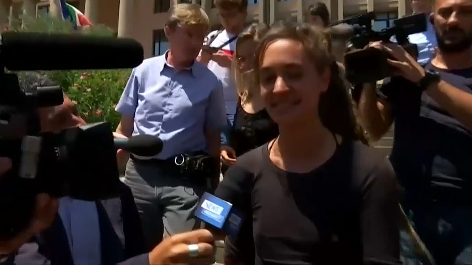 Sea Watch : Carola Rackete est libre et toujours militante
