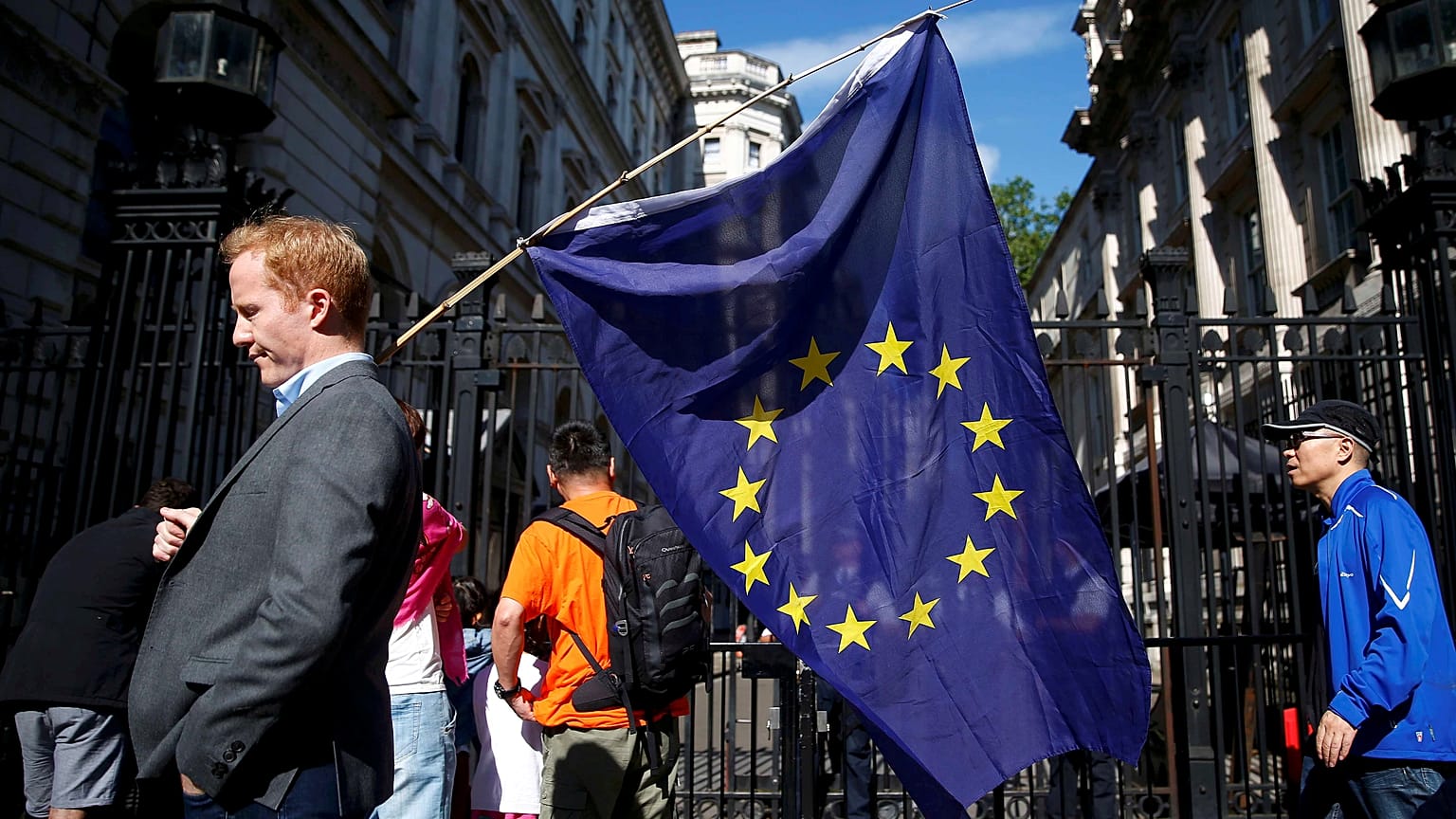 Egymillióhoz közelít a brexit miatt letelepedési engedélyt kérő EU-s polgárok száma