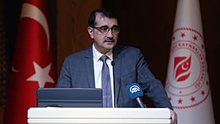 Ντονμέζ: "Δεν υπάρχουν ακόμη ευρήματα στην Αν.Μεσόγειο" - Ξεκινάει γεωτρήσεις και το Γιαβούζ