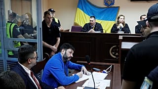 Вышинского оставили под арестом