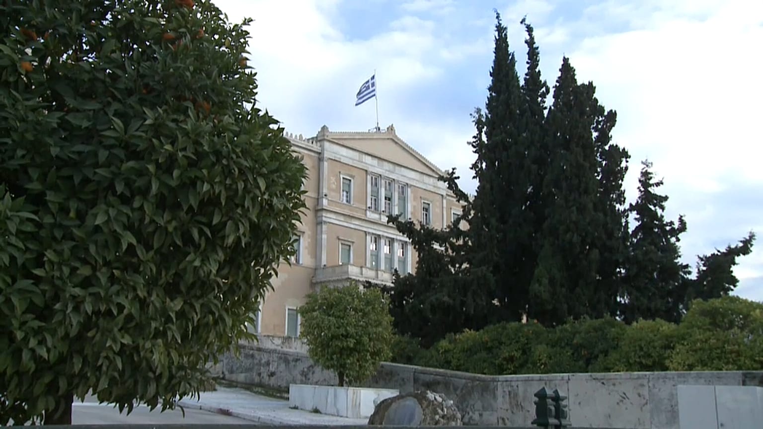 La Grecia vuol far quadrare i conti e tutelare i lavoratori