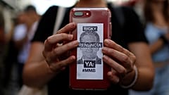 El gobernador de Puerto Rico renuncia a la reeleción, pero no dimite 
