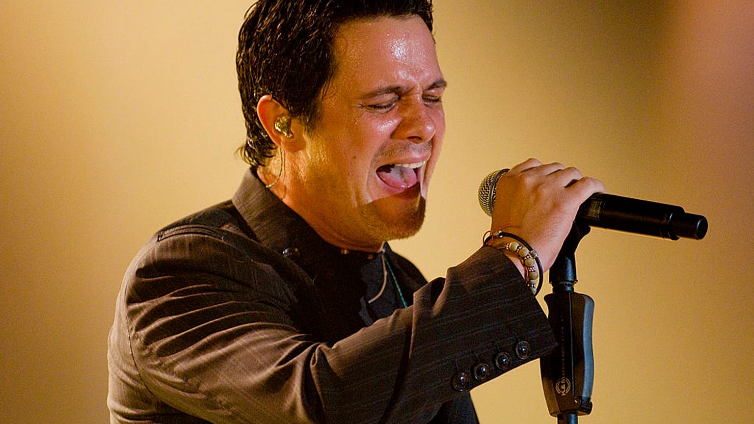 Alejandro Sanz y Miguel Bosé piden la renuncia del gobernador de Puerto Rico