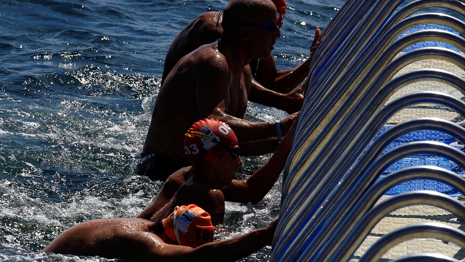 Sul Bosforo la gara di nuoto intercontinentale 