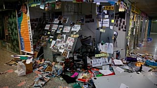 Das verwüstete Büro des Abgeordneten Junius Ho.