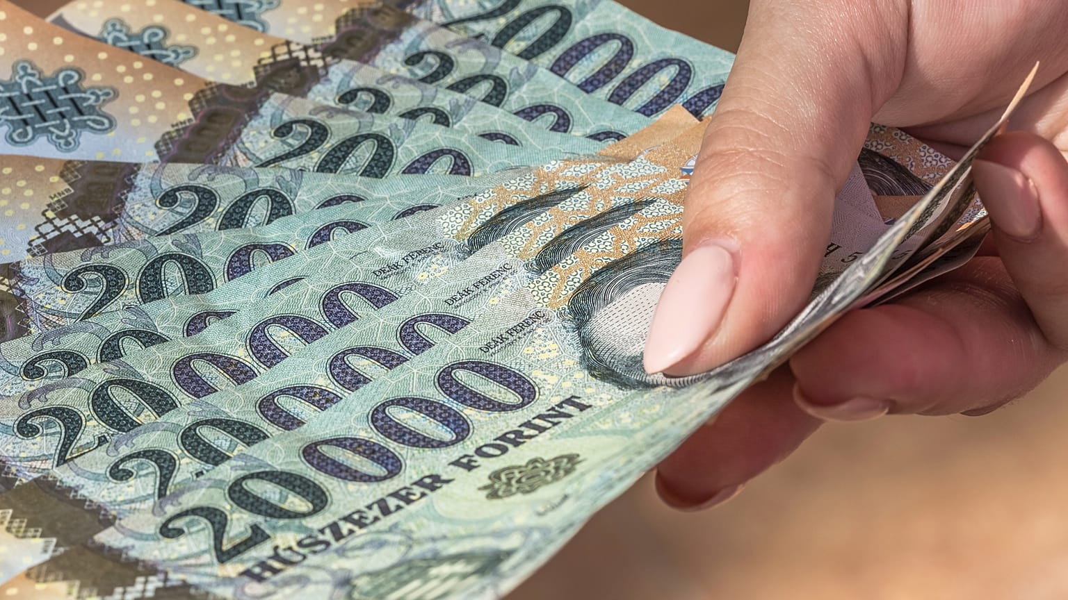 A magyaroknál csak a mexikóiak keresnek kevesebbet az OECD-országok közül