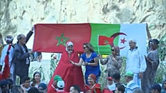 محتجون يطالبون بإعادة فتح الحدود الجزائرية المغربية 