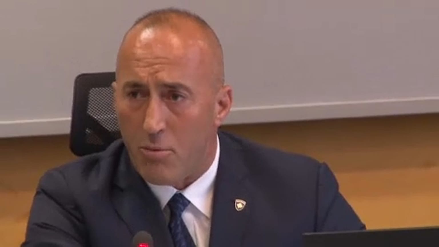 Háborús bűnökkel kapcsolatban hallgatták ki a volt koszovói kormányfőt Hágában