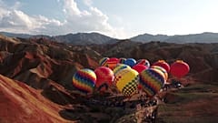 En ballon au-dessus de l'un des plus beaux sites naturels de Chine