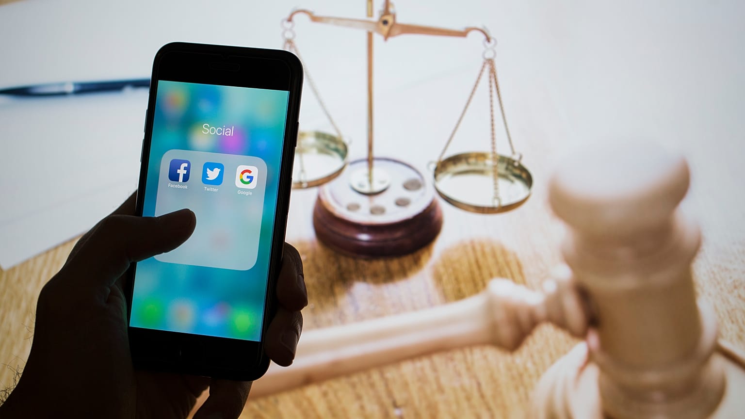 Facebook-Twitter-Google ( Emin Sansar - Anadolu Ajansı )