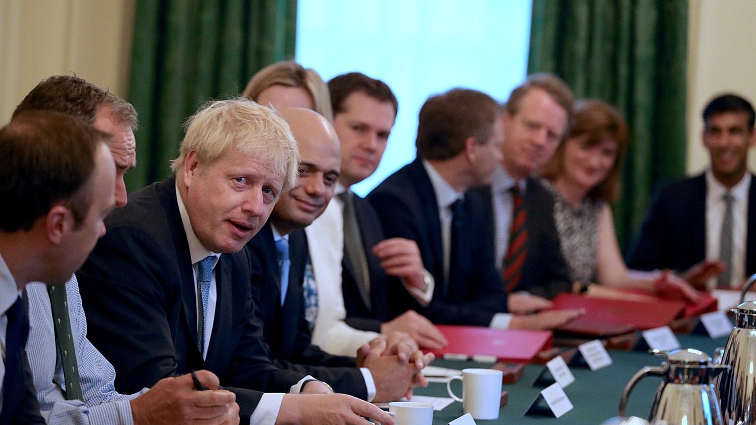 Royaume-Uni : Boris Johson droit dans ses bottes