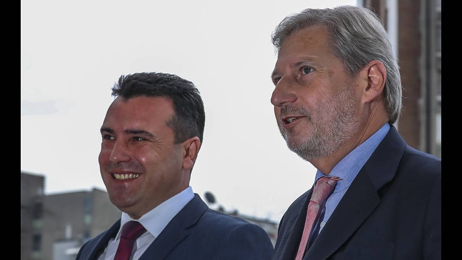 Χαν σε Βόρεια Μακεδονία: «Κόκκινη γραμμή το κράτος δικαίου»