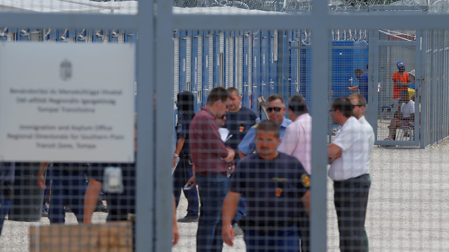 Sokkal kevesebbet költött idén a magyar kormány az illegális határátlépők elleni harcra
