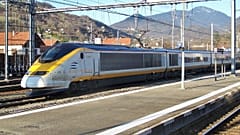 Eurostar warns its London-Paris passengers not to travel after powercut in French capital