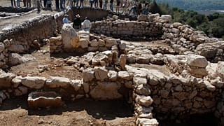 مدينة في فلسطين قبل 3000 سنة يعتقد أن النبي داود قتل فيها جالوت حسب العهد القديم وفقا لاكتشافات علماء آثار إسرائيليين. 2008