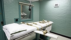 Cómo la Unión Europea intenta detener el negocio de la muerte en Estados Unidos