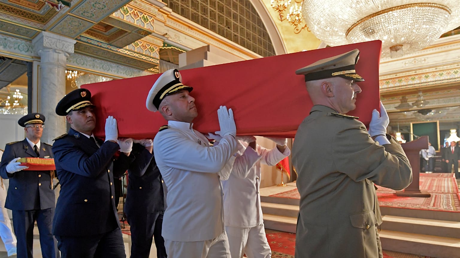 Funeral de Estado para Beji Caid Essebsi, o primeiro presidente democraticamente eleito na Tunísia